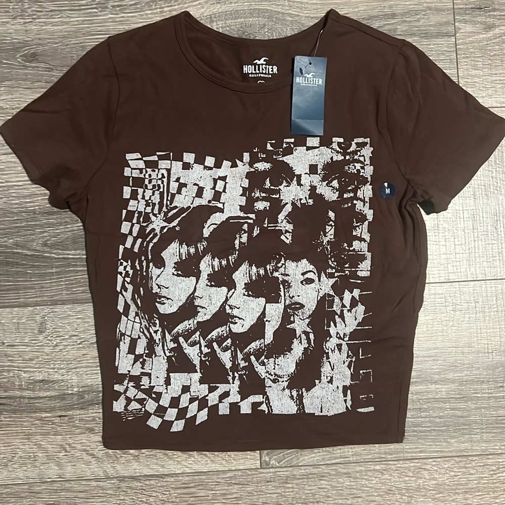 New Hollister women’s graphic T-shirt Medium M